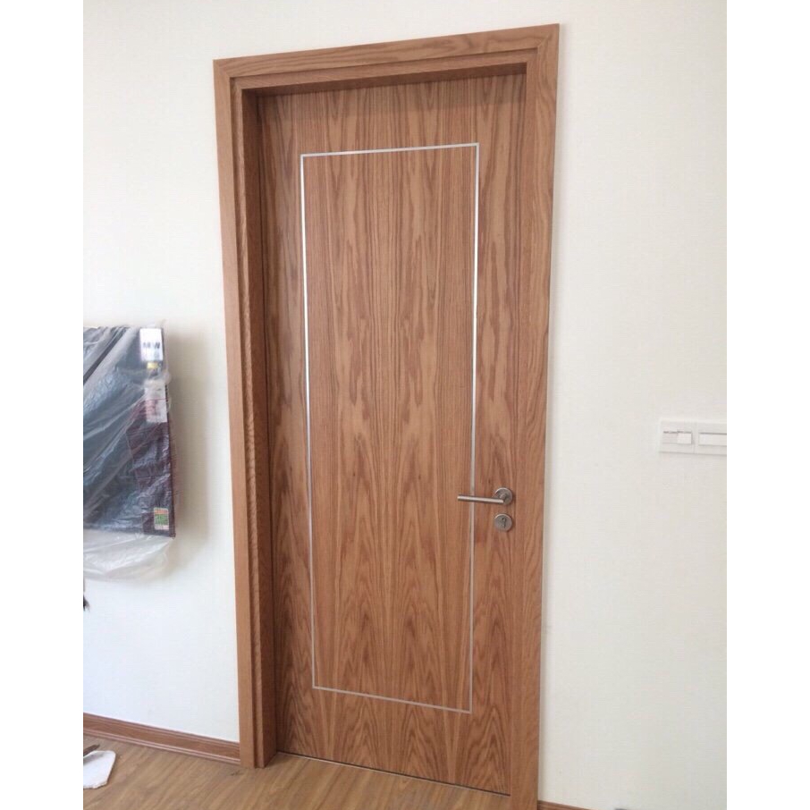Cửa Veneer gắn chỉ nhôm trang trí