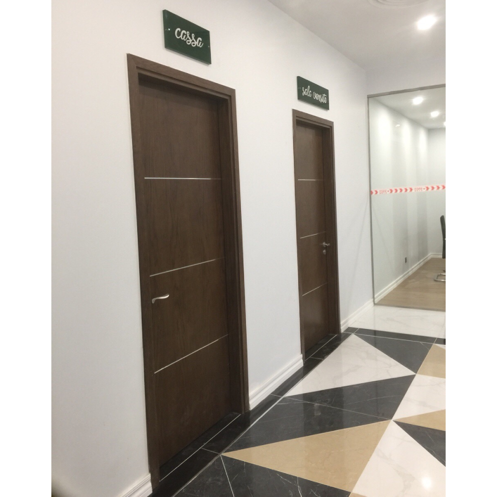Cửa Veneer gắn chỉ nhôm trang trí